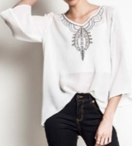 Boutique off white embroidered top NWT